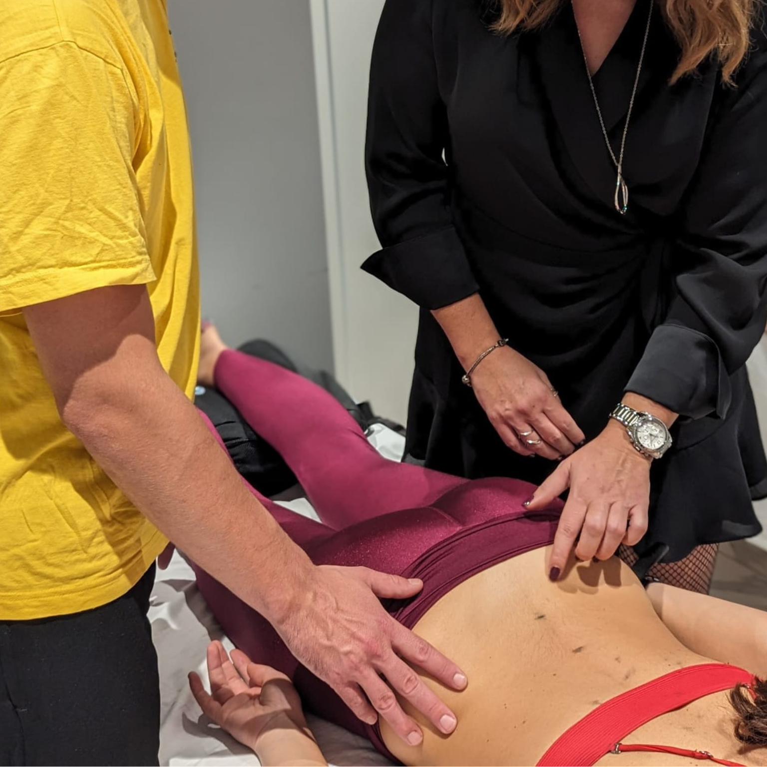 Jones strain counterstrain pratica in aula con i fisioterapisti